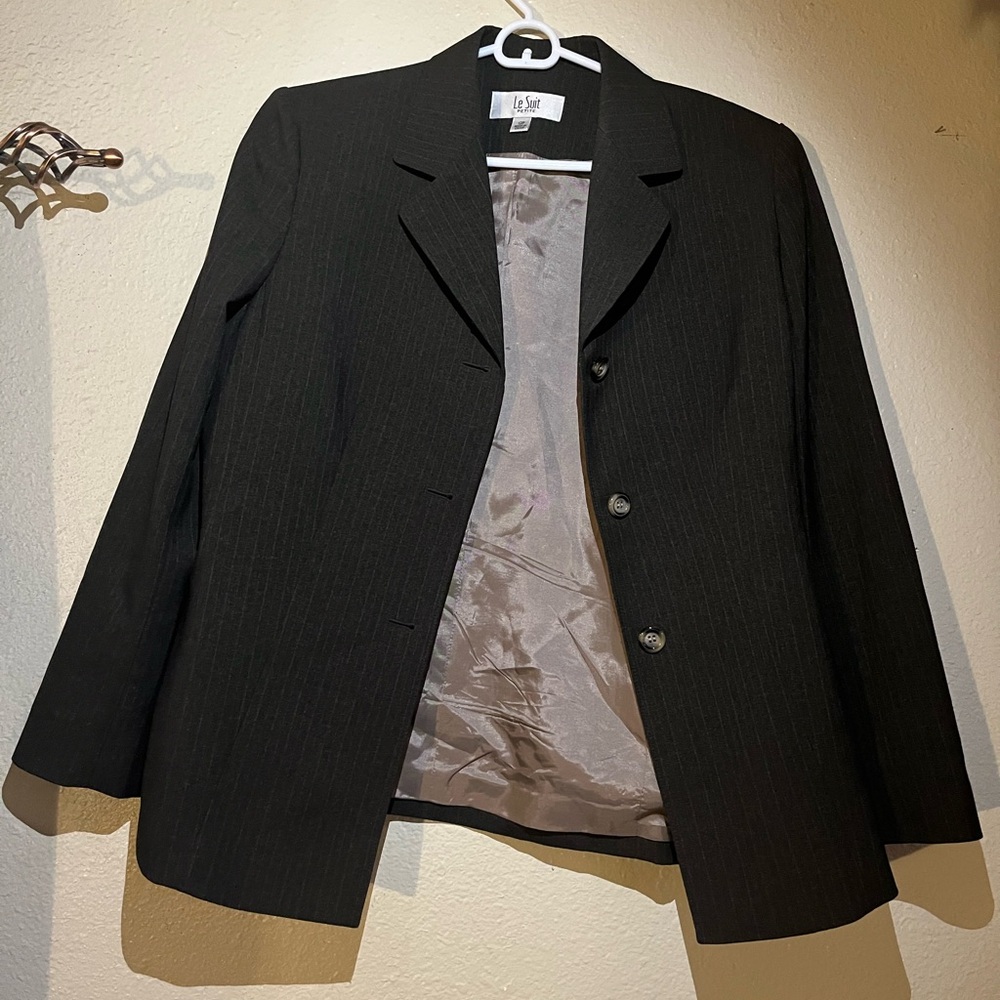 Gently Used Le Suit Black Women's Blazer